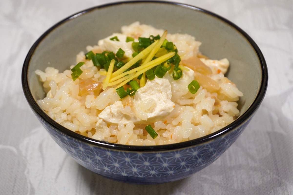 炊き込みご飯 根根菜菜【筍・桜風味】で豆腐の炊き込みご飯 - 丸蜂食品